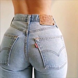 Light Wash - Levi’s 501 - Vintage Jeans